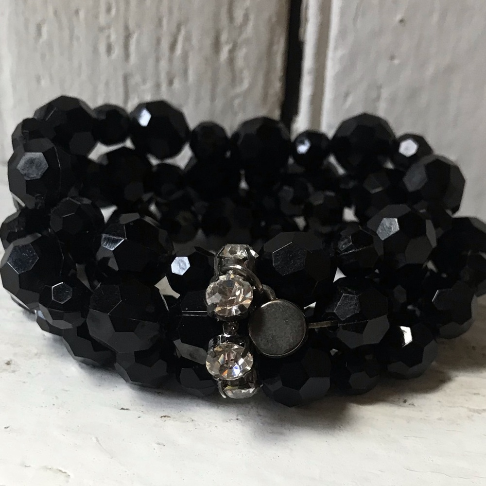 Black beaded elastic band bracelet